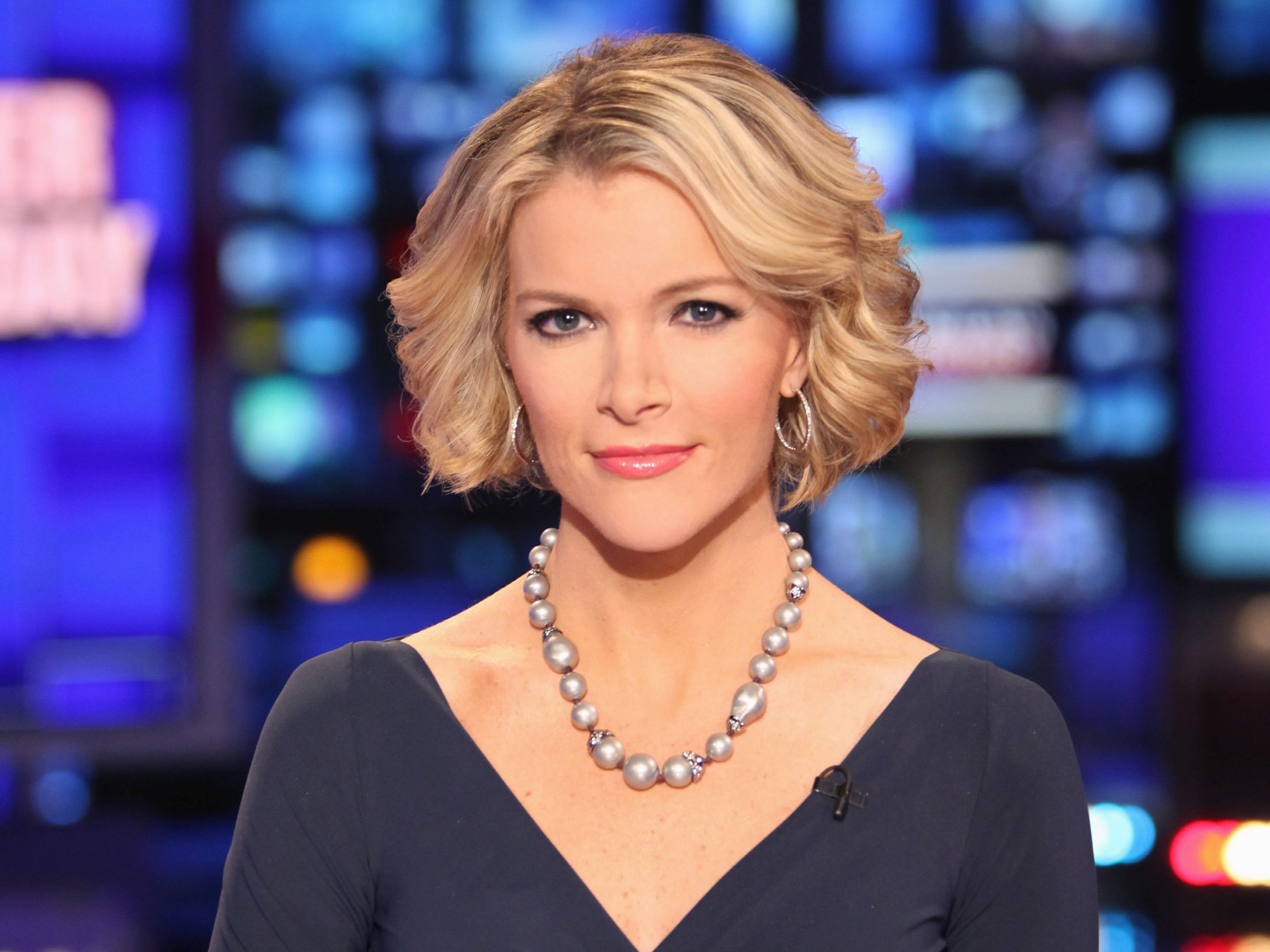 background of fox news anchors female